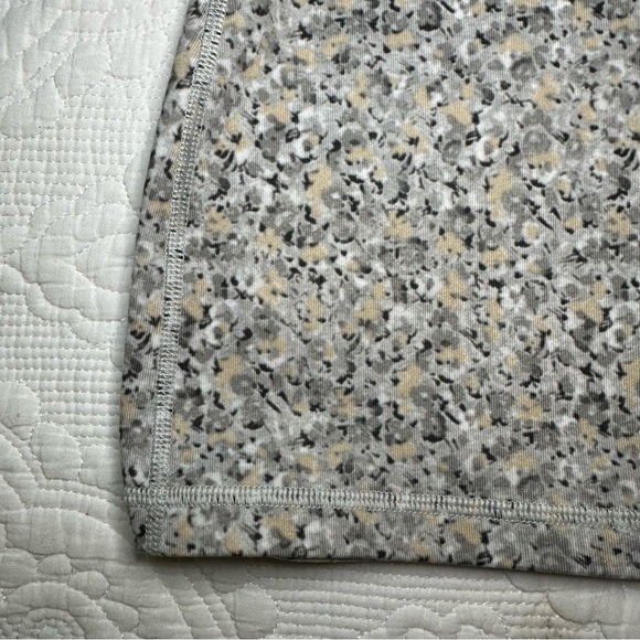 Lululemon Power Y Tank Top. Color: Petite Fleur Silver Spoon. Size: 6. - Picture 4 of 9